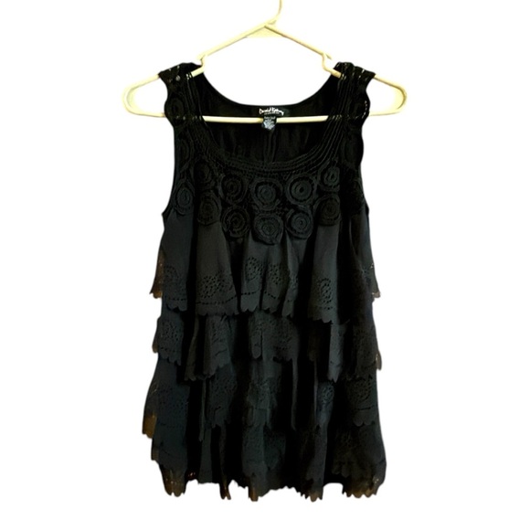 Black Sleeveless Lace Top - Picture 1 of 3
